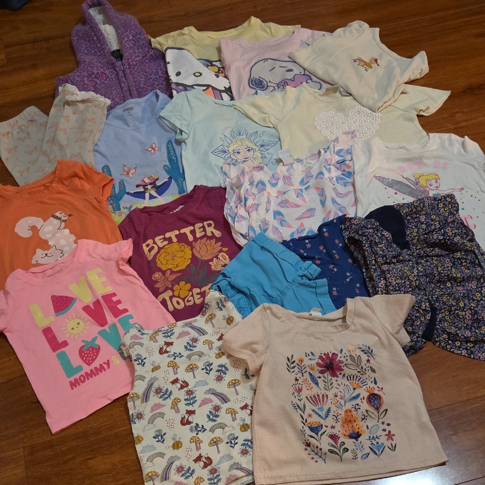 LOT of Girl's Clothes